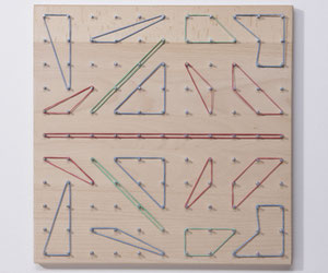 Verschiedene Geobretter aus Buche zur Entdeckung von Grundformen