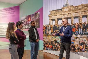 1x Eintritt für eine Schulklasse in das das Deutsche Historische Museum inkl. Führung „Echt jetzt?“ – Entscheidungsmomente in der deutschen Geschichte (Kl.-St. 7-10)